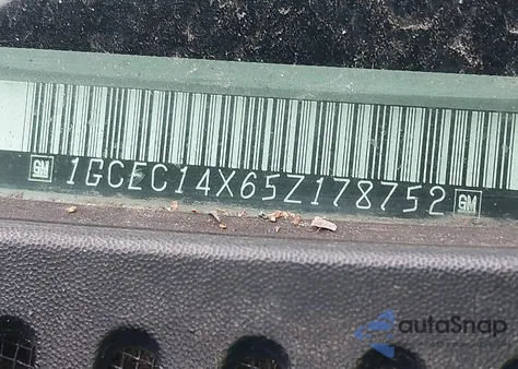 2005 Chevrolet Silverado C1500 из США, поврежденный, VIN 1GCEC14X65Z178752